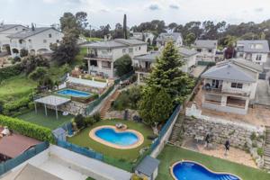 Chalet en venta en Lliçà d'Amunt, Carrer Frederic Mompou, 08186 photo 0