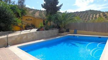 Chalet en venta en Iznájar, Iznájar photo 0