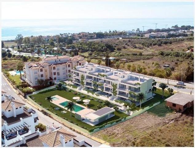 Planta baja en venta en Estepona, Parque Selwo Aventura photo 0