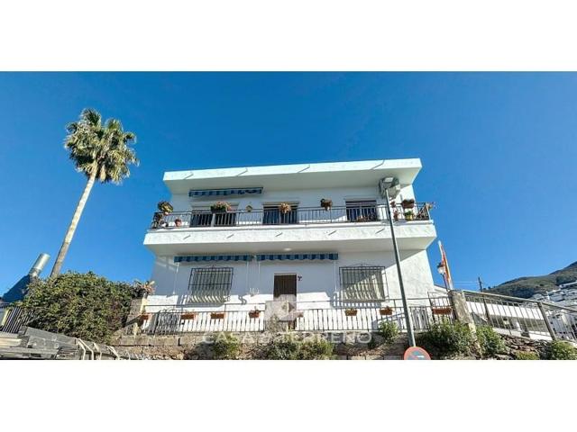 Chalet en venta en Cómpeta photo 0