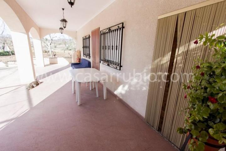 Chalet en venta en Onil, El Pla photo 0