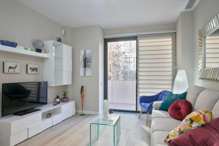 Piso en venta en Barcelona, Navas photo 0