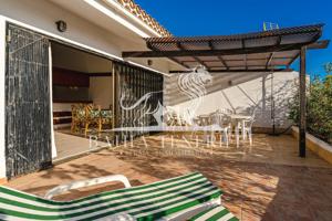 Bungalow en venta en Adeje, Avenida Eugenio Dominguez Alfonso, 2, 38660 photo 0