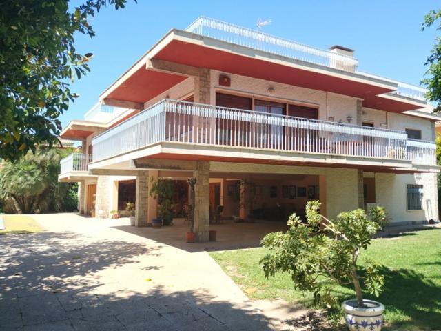 Chalet en venta en Elche, Ciudad Jardin photo 0