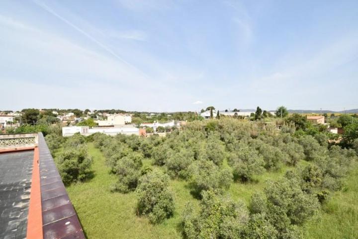 Casa con terreno en venta en Vilanova i la Geltrú, La Collada photo 0