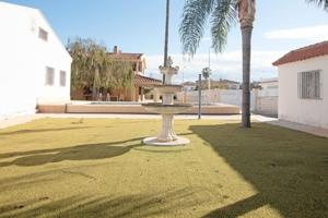 Chalet en venta en Sagunto, Playa almarda photo 0
