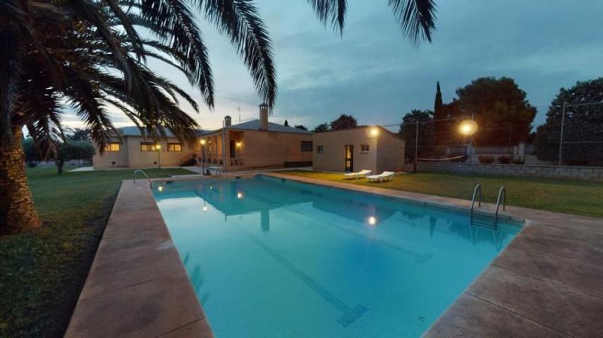 Chalet en venta en Casetas, Garrapinillos photo 0