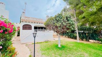 Chalet en venta en Orihuela Costa, Orihuela Costa photo 0