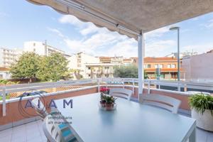 Adosada en venta en Pineda de Mar, Centre photo 0