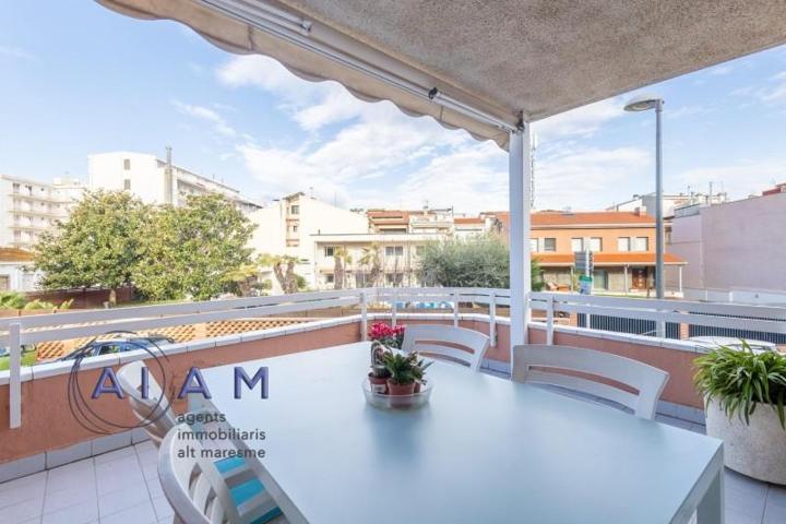 Adosada en venta en Pineda de Mar, Centre photo 0