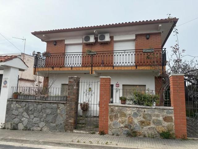 Casa en venta en Rubí, Can Vallhonrat photo 0