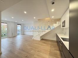 Duplex en venta en Sant Feliu de Llobregat, Carrer d'Eugeni d'Ors, 08980 photo 0
