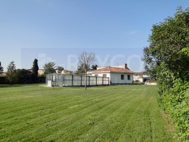 Chalet en venta en Haro photo 0