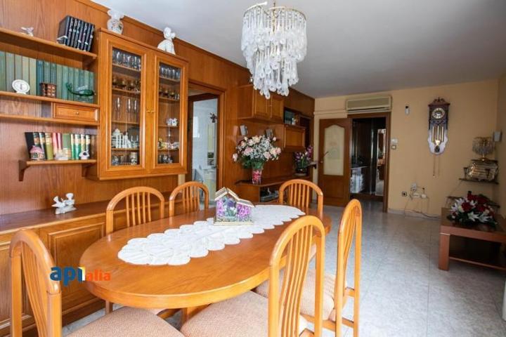 Piso en venta en Esplugues de Llobregat, El Gall photo 0