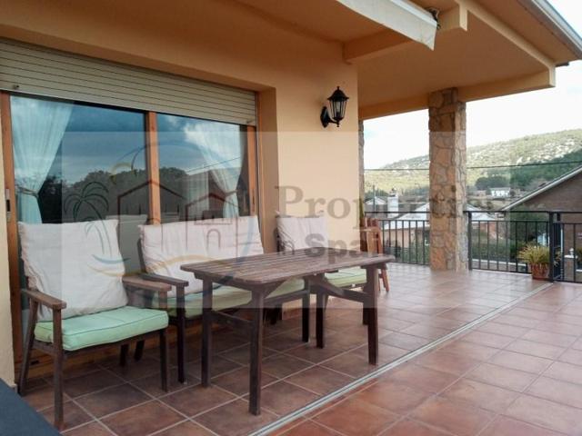 Casa con terreno en venta en Begues, Can Sadurni photo 0