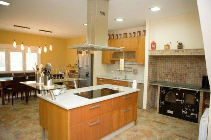 Casa en venta en Pontevedra photo 0