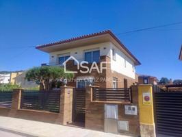 Casa en venta en Pineda de Mar photo 0