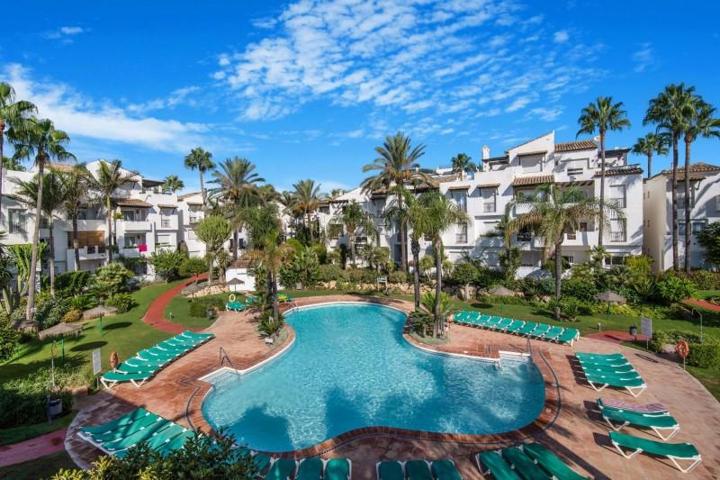 Aticos en venta en Estepona, Cancelada (Nueva MIlla de Oro) photo 0