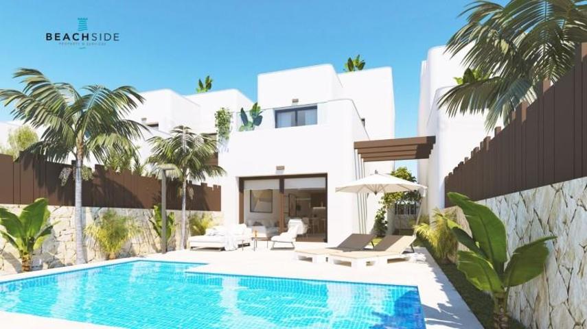 Chalet en venta en Pilar de la Horadada, Mil Palmeras photo 0