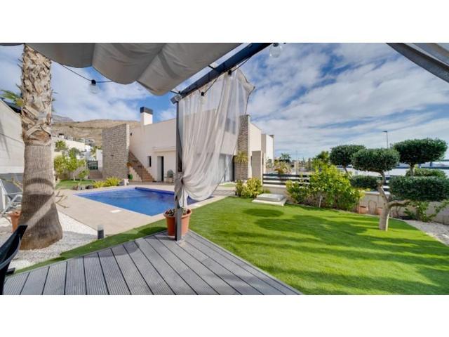 Chalet en venta en Finestrat photo 0