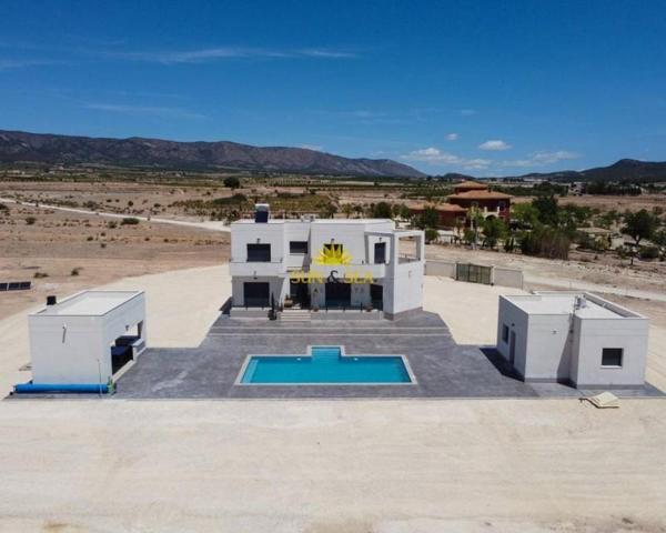 Chalet en venta en Pinoso, Camino Del Prado photo 0