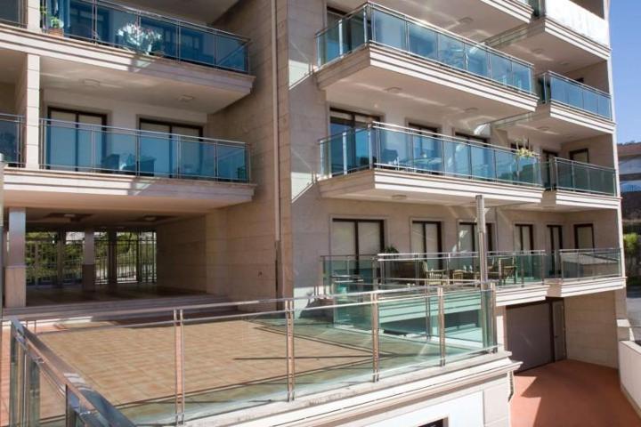 Piso en venta en Sanxenxo photo 0