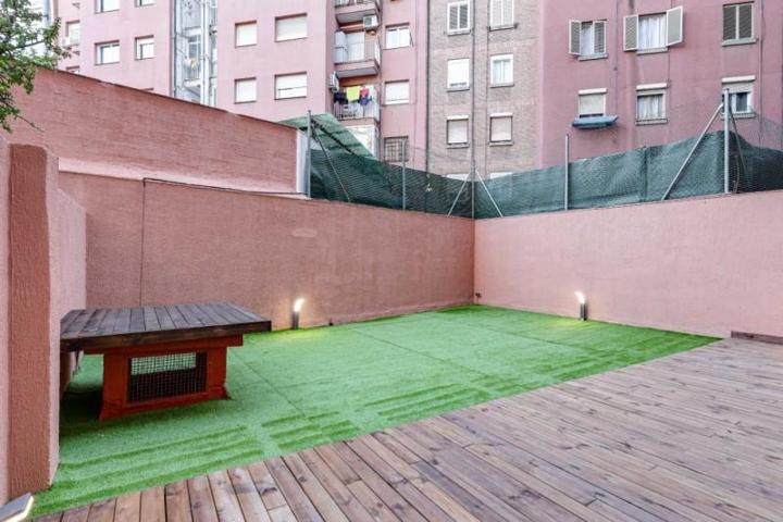 Piso en venta en Barcelona, Sant Antoni photo 0