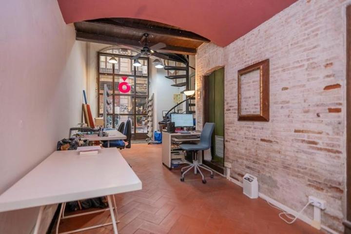 Local comercial en venta en Barcelona, El Gòtic photo 0