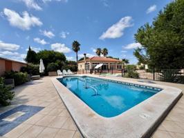 Chalet en venta en Dolores, Comunidad valenciana photo 0