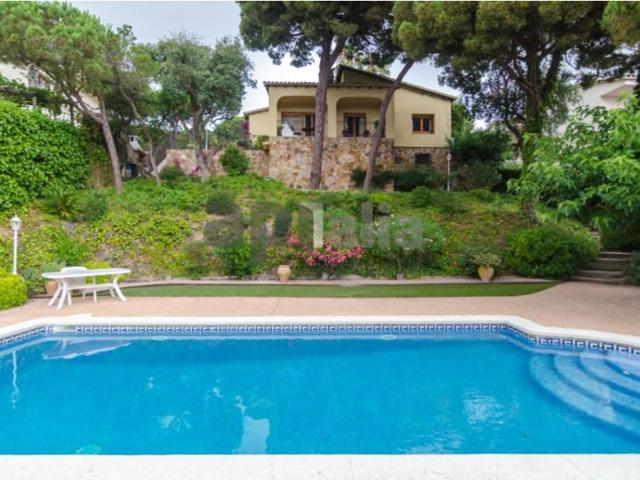 Chalet en venta en Lloret de Mar photo 0