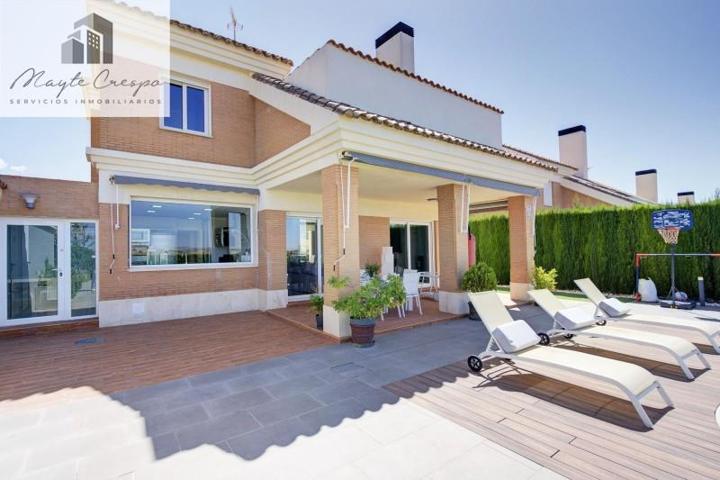 Chalet en venta en Otura, Campo de golf photo 0