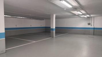 Garaje en venta en Santiago de Compostela, Campus sur - Santa Marta photo 0