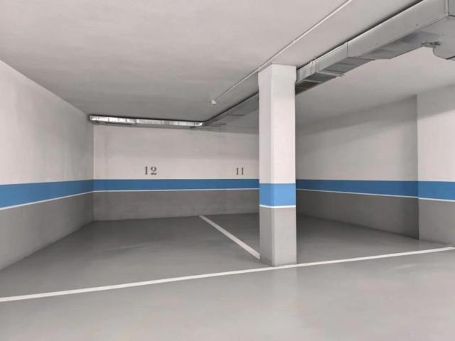 Garaje en venta en Santiago de Compostela, Campus sur - Santa Marta photo 0