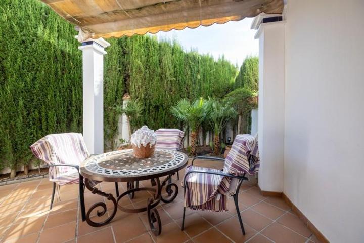 Chalet en venta en Granada, Acceso a la Alhambra photo 0