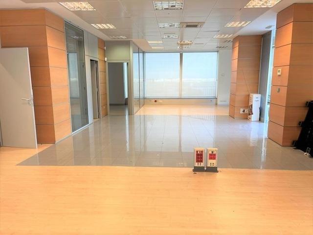 Local comercial en venta en A Coruña, Orzán photo 0