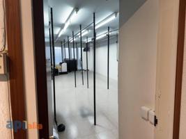 Oficina en venta en Esplugues de Llobregat, La Plana photo 0