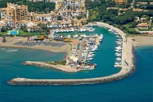 Apartamento en venta en Marbella, Cabopino photo 0