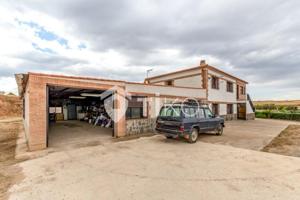 Casa en venta en San Martín de Pusa photo 0