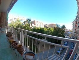 Piso en venta en Barcelona, Les Corts photo 0