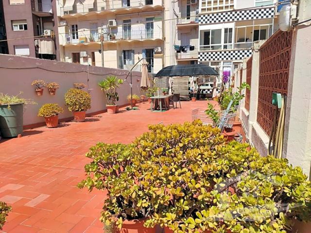 Piso en venta en Barcelona, Carrer de València, 08011 photo 0