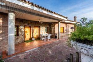 Casa en venta en Castellar del Vallès, SANT FELIU DEL RACÓ photo 0