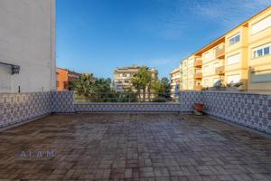 Casa en venta en Pineda de Mar, Plaça del Rei photo 0