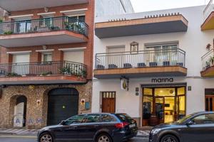 Casa en venta en Pineda de Mar, Plaça del Rei photo 0