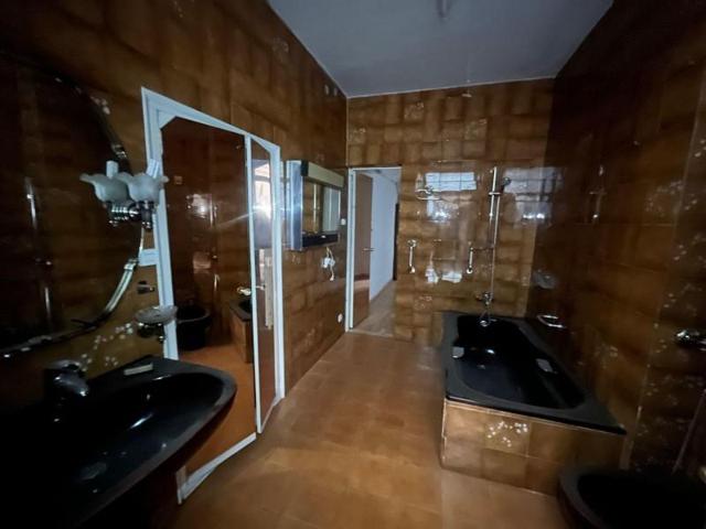 Edificio en venta en Cáceres, Centro photo 0