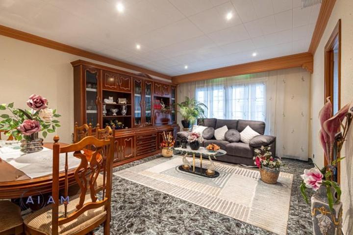 Casa en venta en Pineda de Mar, Plaça del Rei photo 0