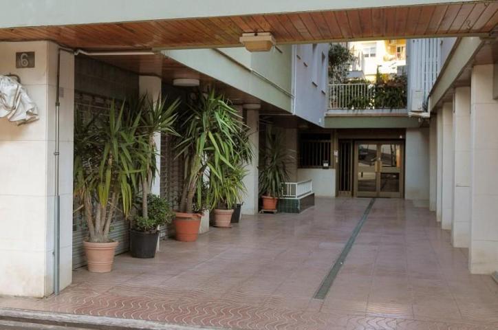 Local comercial en venta en Lloret de Mar, Fenals photo 0