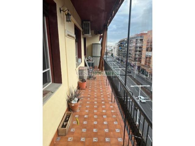 Piso en venta en Sevilla photo 0