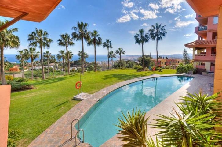 Apartamento en venta en Benalmádena, El Higuerón - Capellanía photo 0