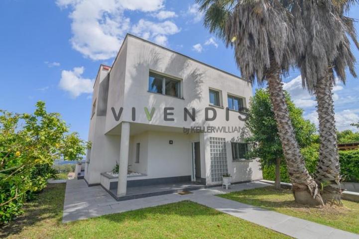 Chalet en venta en Sant Esteve Sesrovires, Ca n amat 1 photo 0