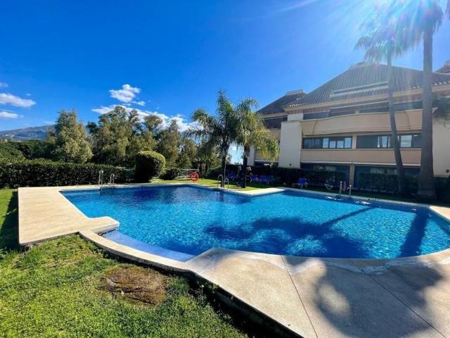 Piso en venta en Marbella, Nueva Andalucia photo 0